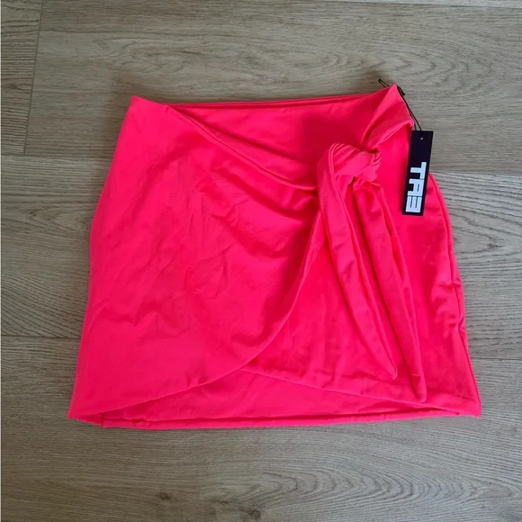 NWT TA3 wrap cover up skirt - Picture 4 of 6